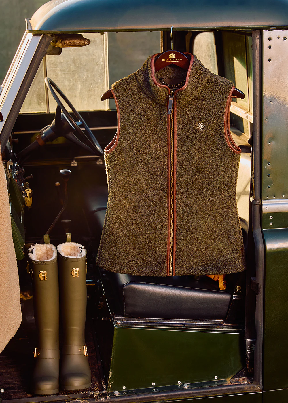 Country Fleece Gilet - Image 5
