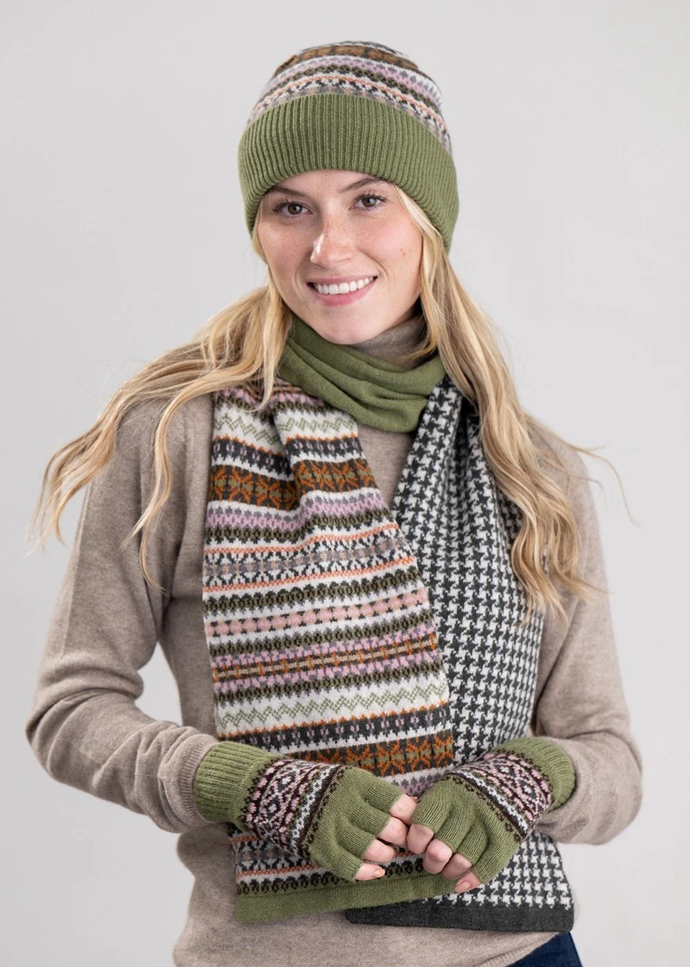 Alba Lambswool Beanie - Image 2
