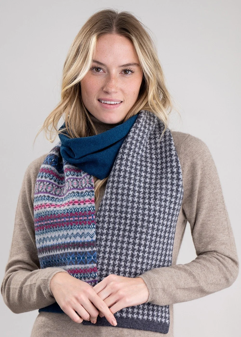 Alba Lambswool Scarf - Image 3
