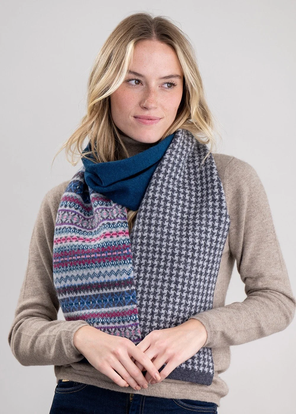 Alba Lambswool Scarf - Image 4