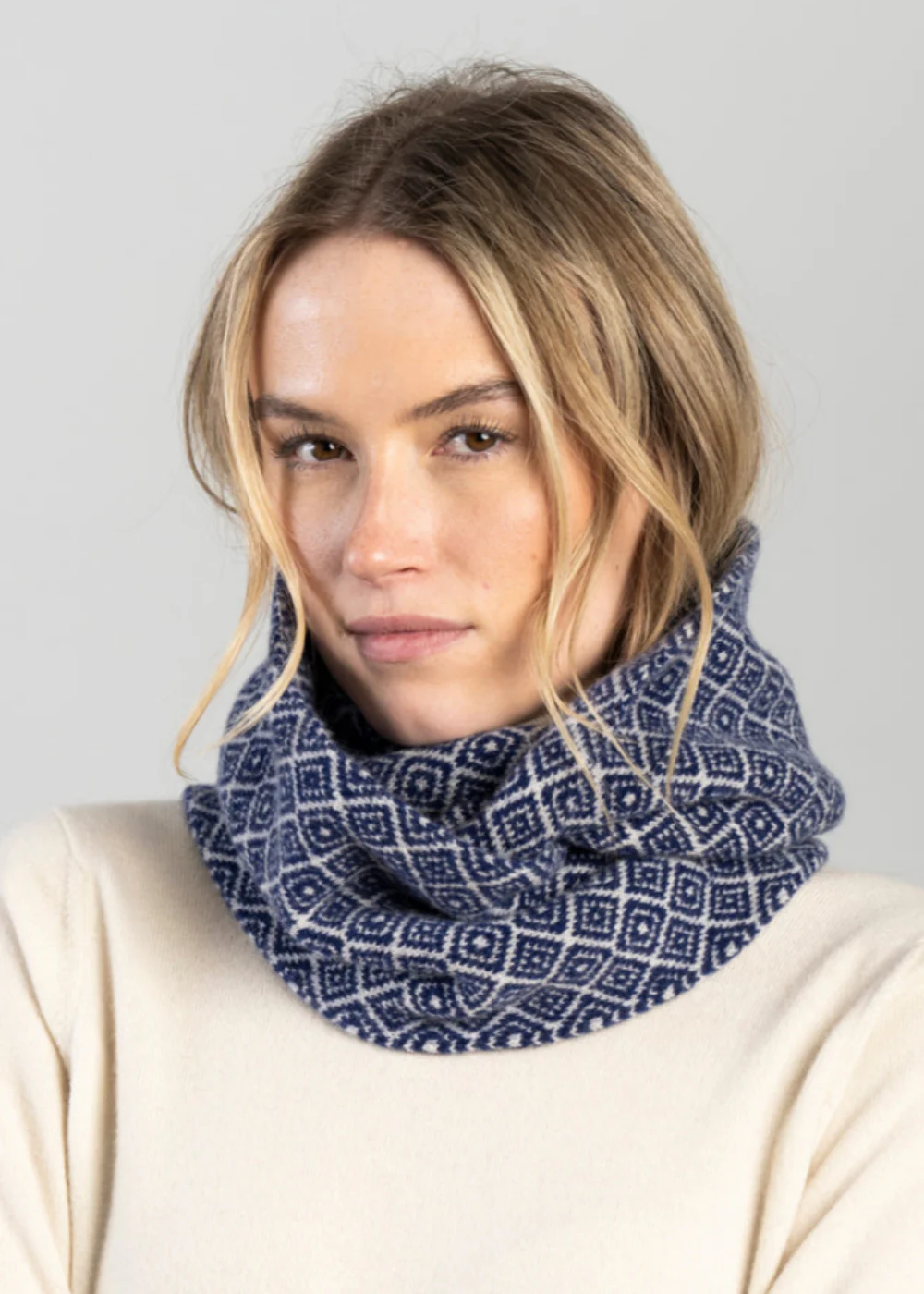 Argyle Lambswool Snood - Image 2