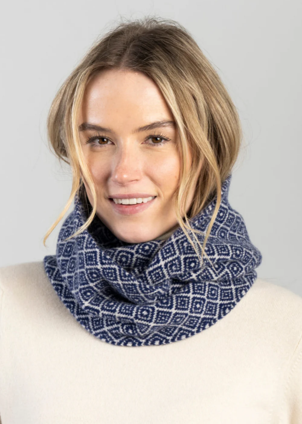 Argyle Lambswool Snood - Image 3