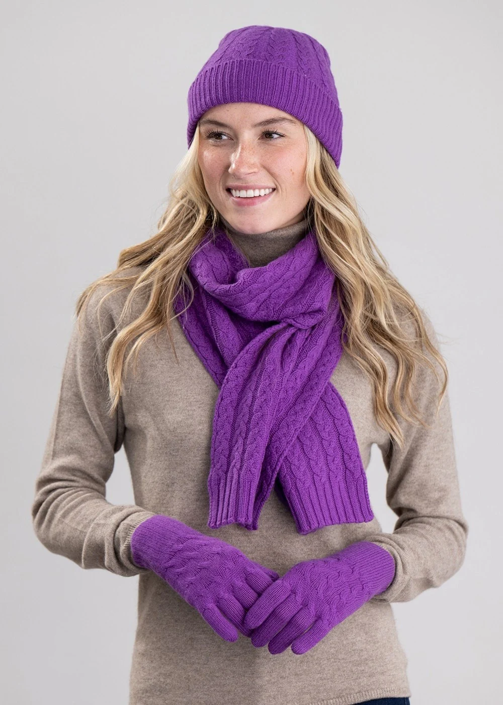 Cashmere Cable Gloves - Image 3