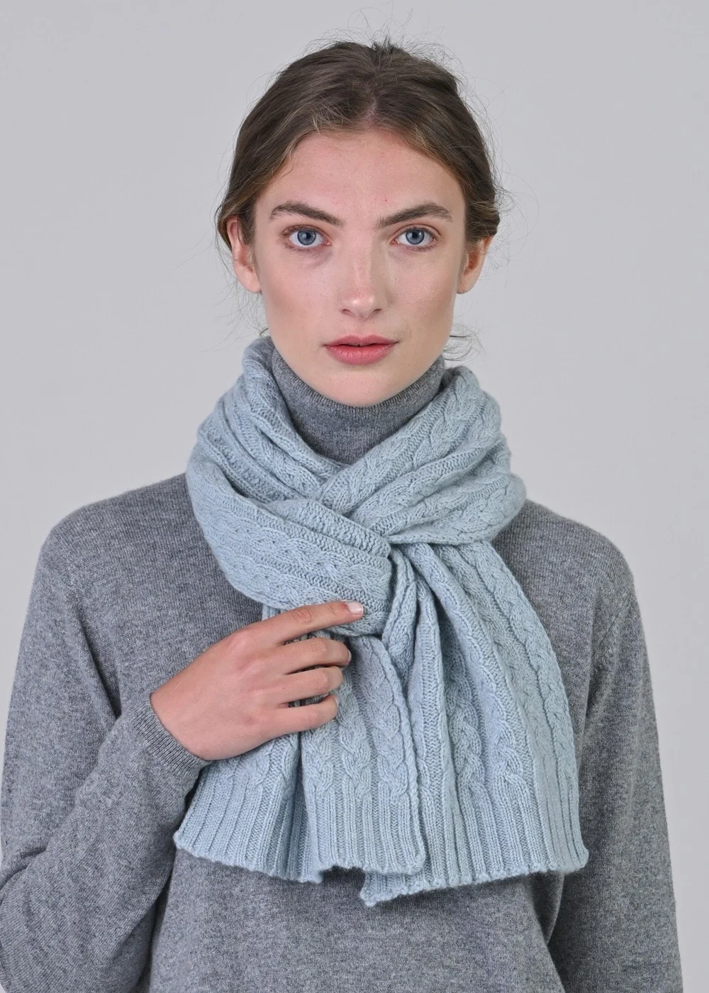 Cashmere Cable Scarf - Image 2