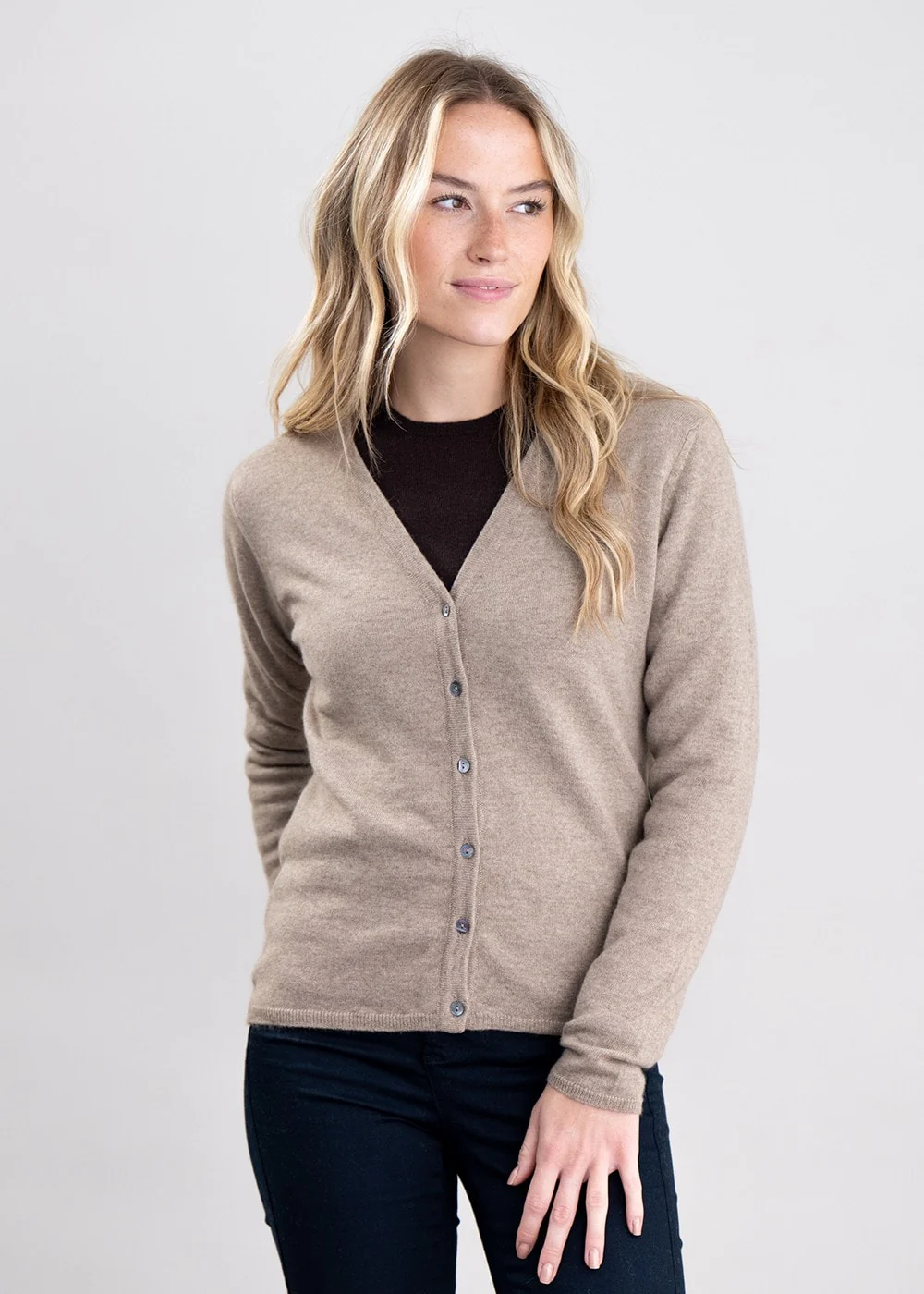 Millie Cashmere Vee Cardigan - Image 4