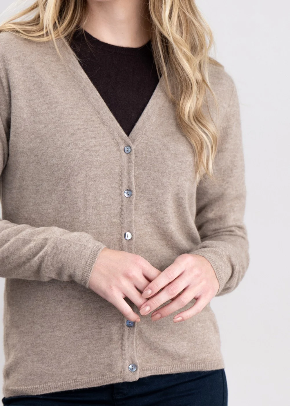 Millie Cashmere Vee Cardigan - Image 5