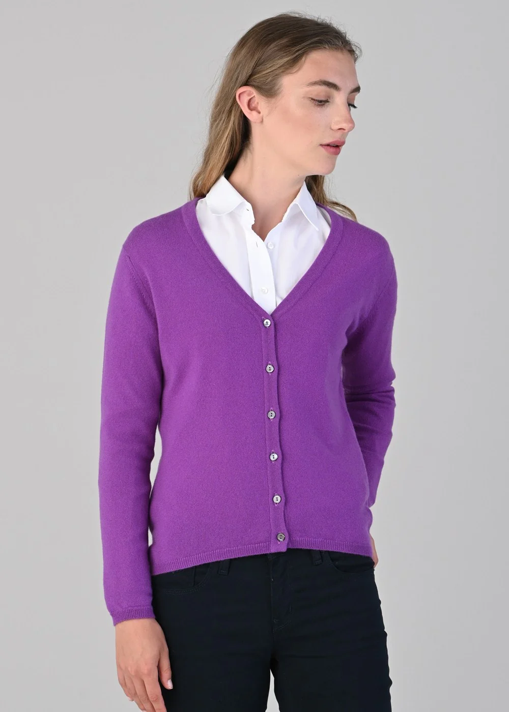 Millie Cashmere Vee Cardigan - Image 4