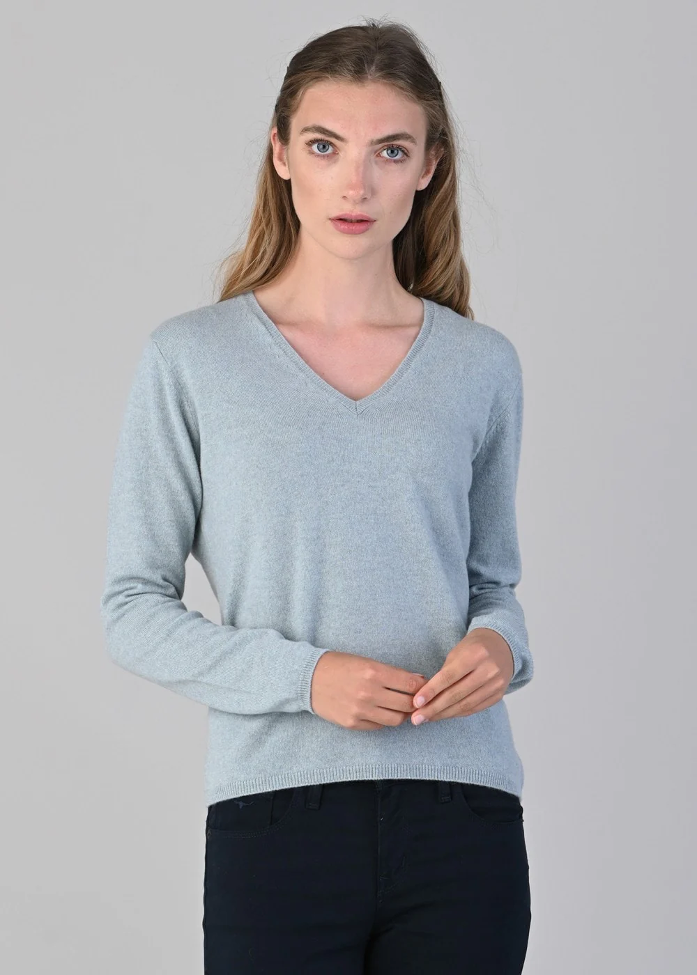 Millie Cashmere Vee Neck - Image 4