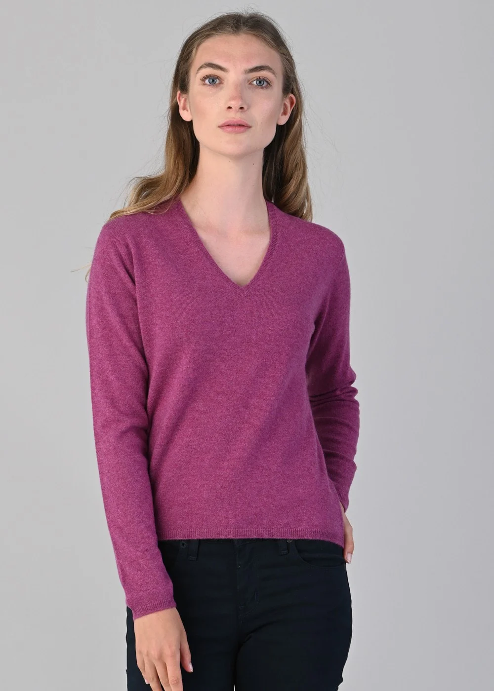 Millie Cashmere Vee Neck - Image 4