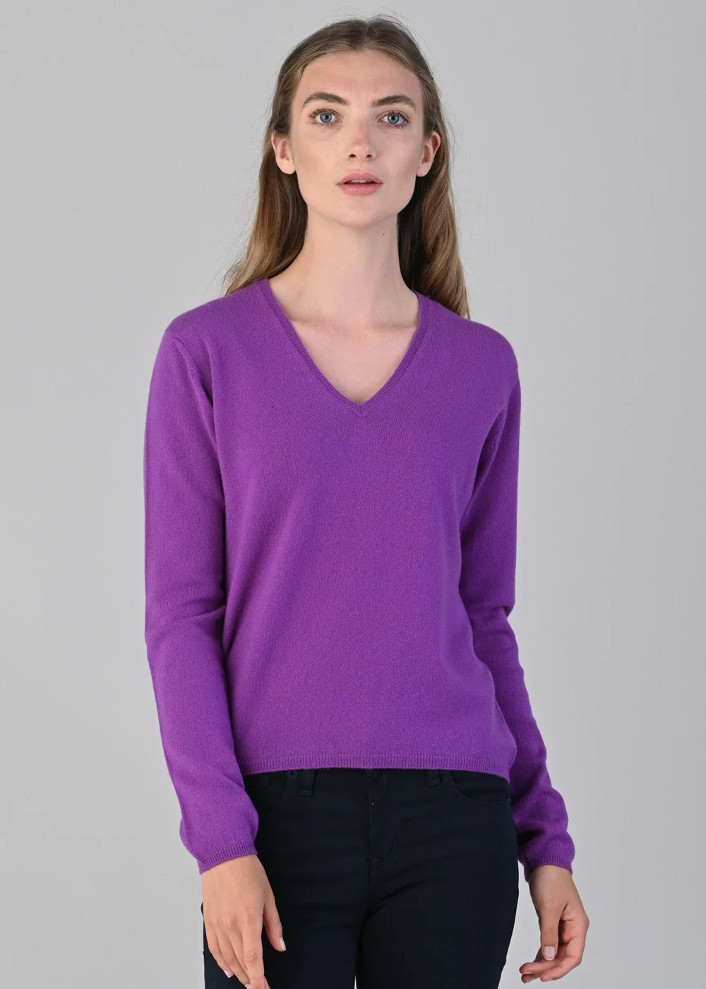 Millie Cashmere Vee Neck - Image 3
