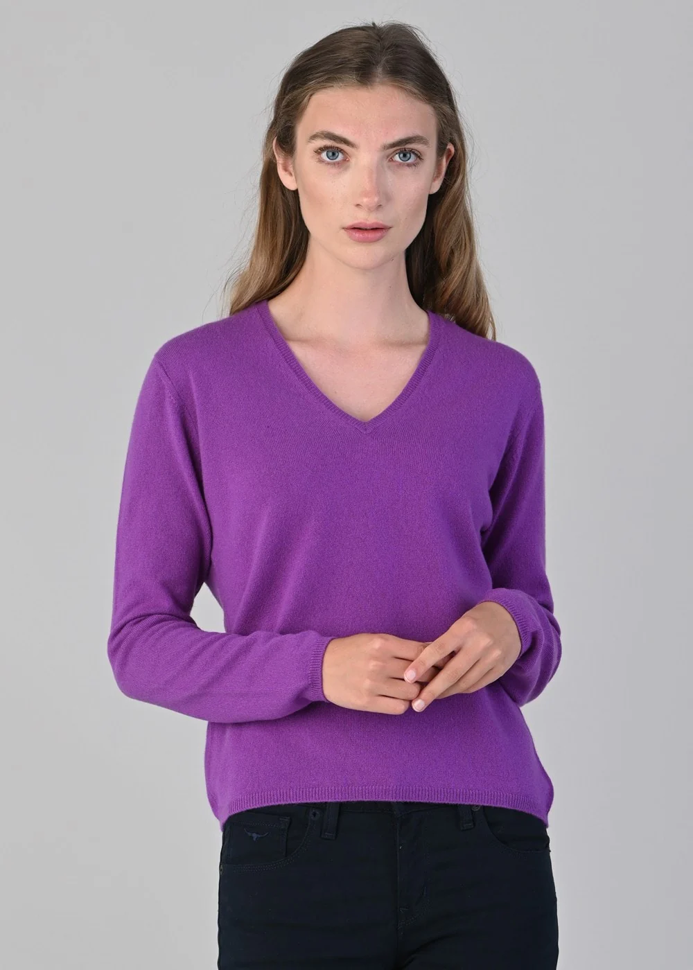 Millie Cashmere Vee Neck - Image 4