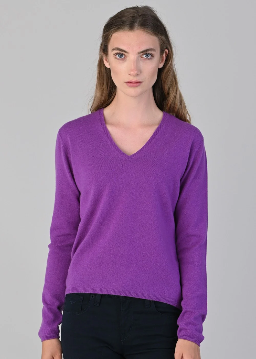 Millie Cashmere Vee Neck - Image 5