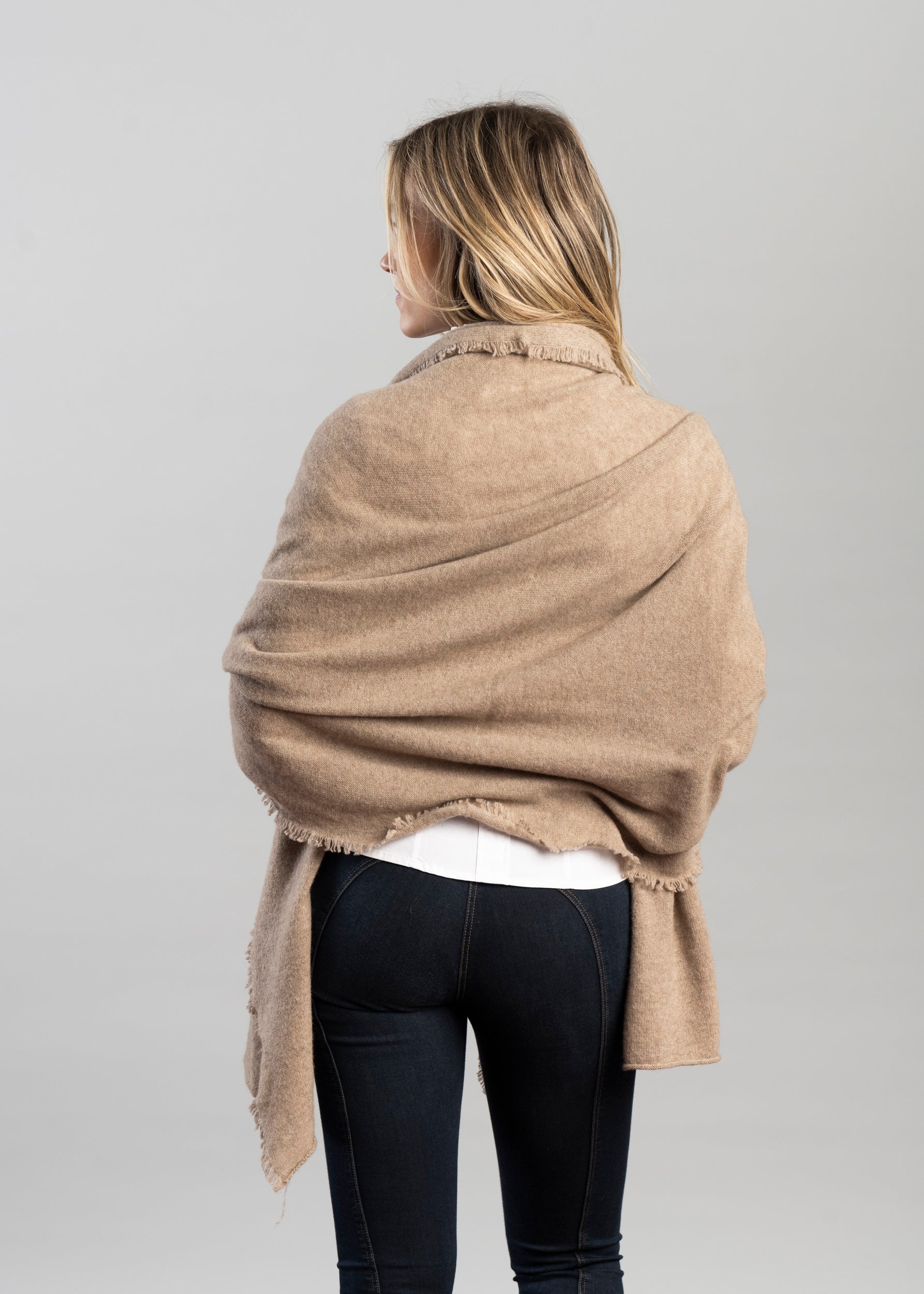 Poppy Cashmere Wrap - Image 4