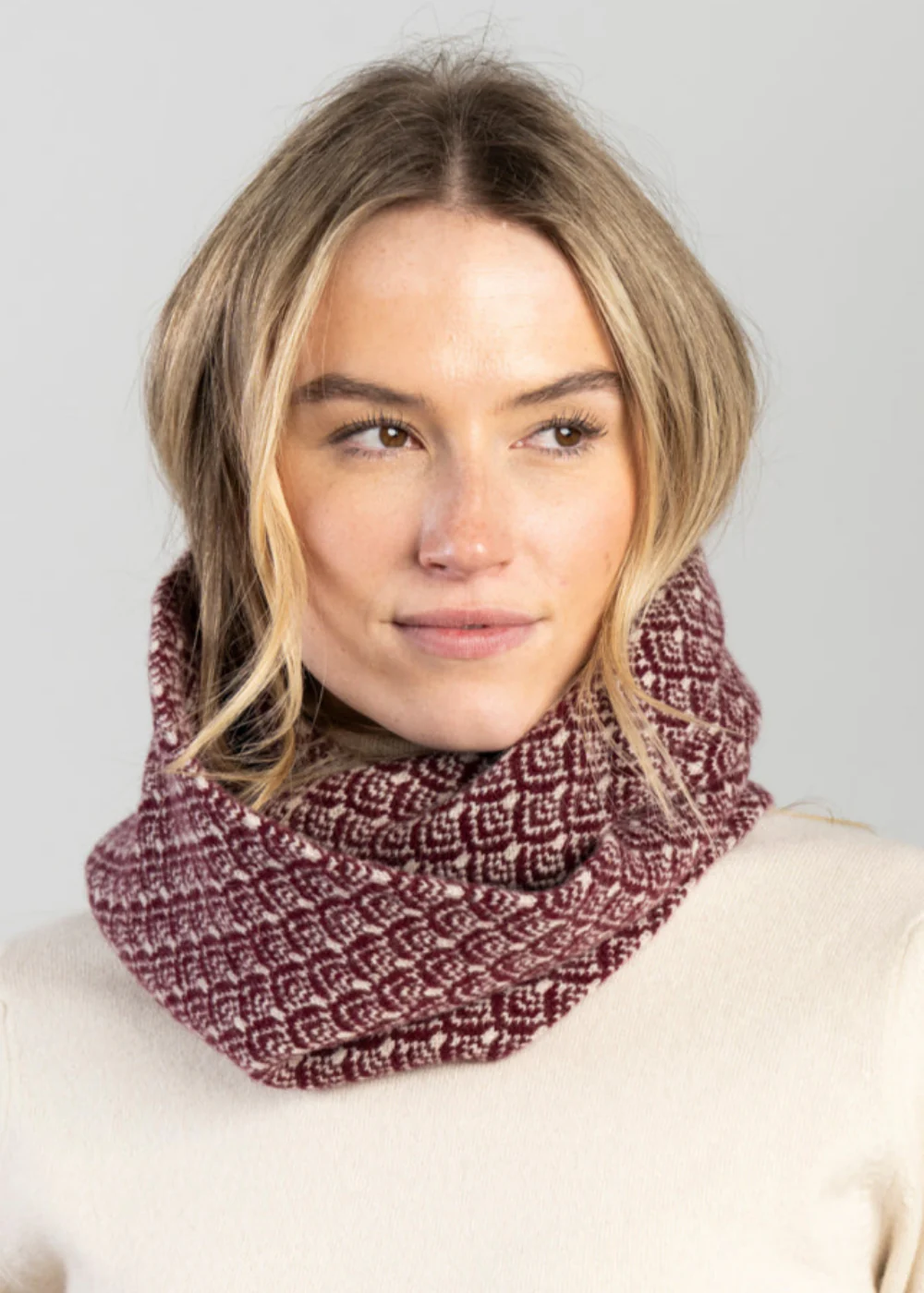 Serapha Lambswool Snood - Image 2
