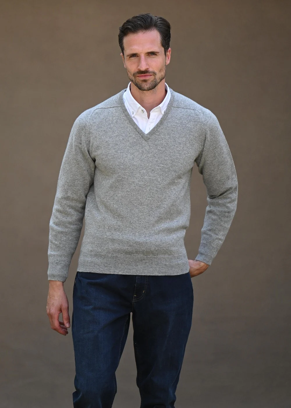 Leven 2 Ply Lambswool V-Neck - Image 5