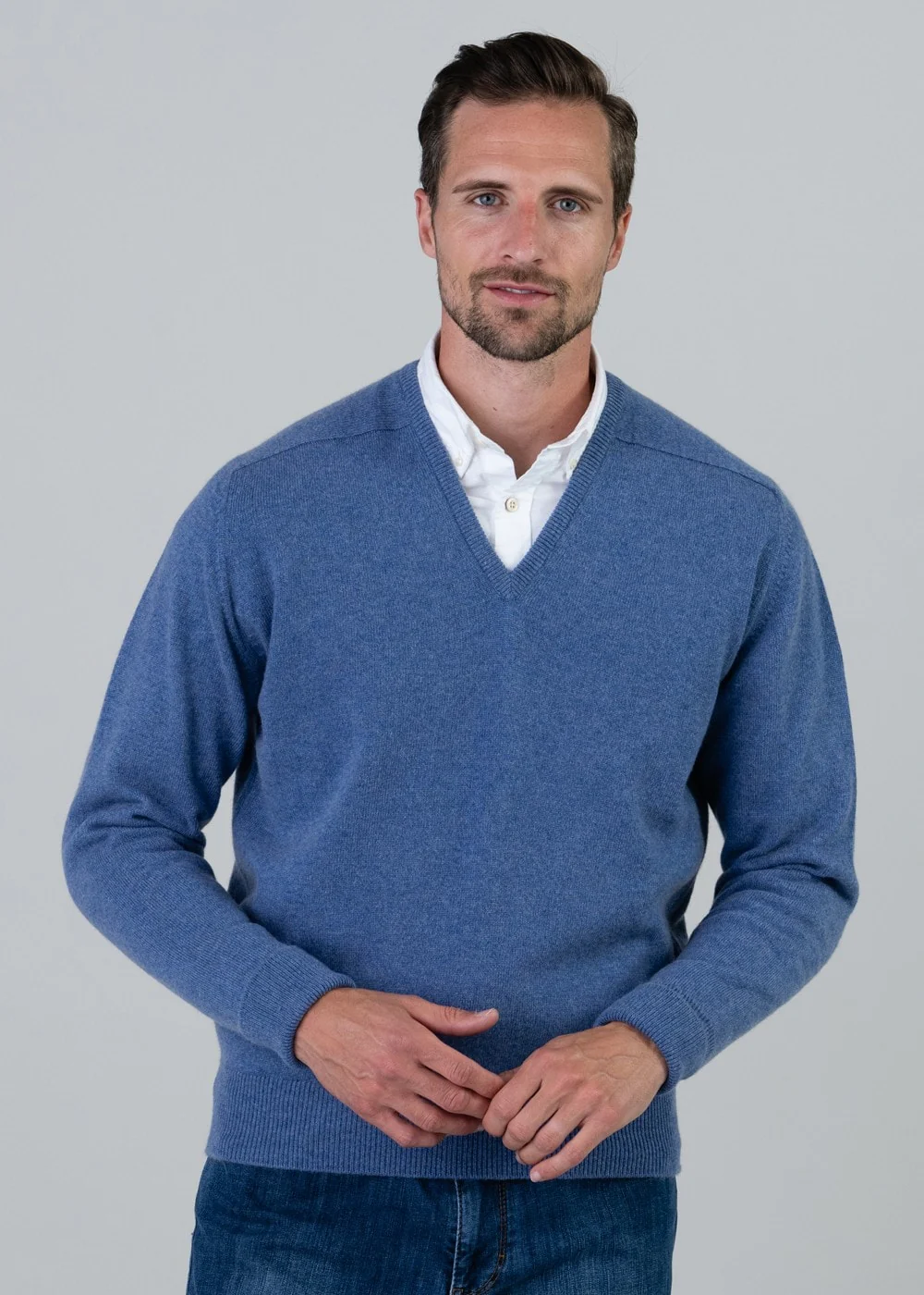Melrose 2 Ply Cashmere V-Neck - Image 3