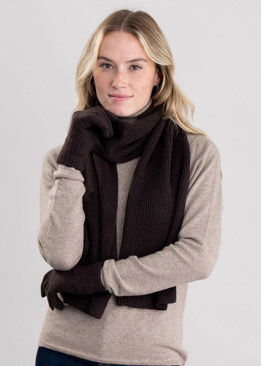 Cashmere Ribbed Scarf - Image 4